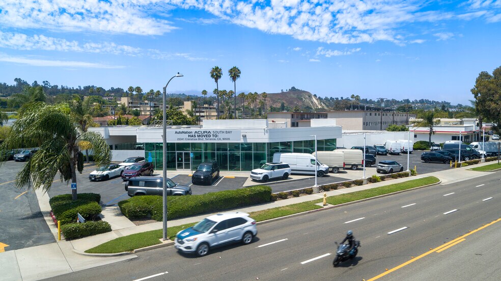 3010 Pacific Coast Hwy, Torrance, CA à vendre - Photo du bâtiment - Image 1 de 10