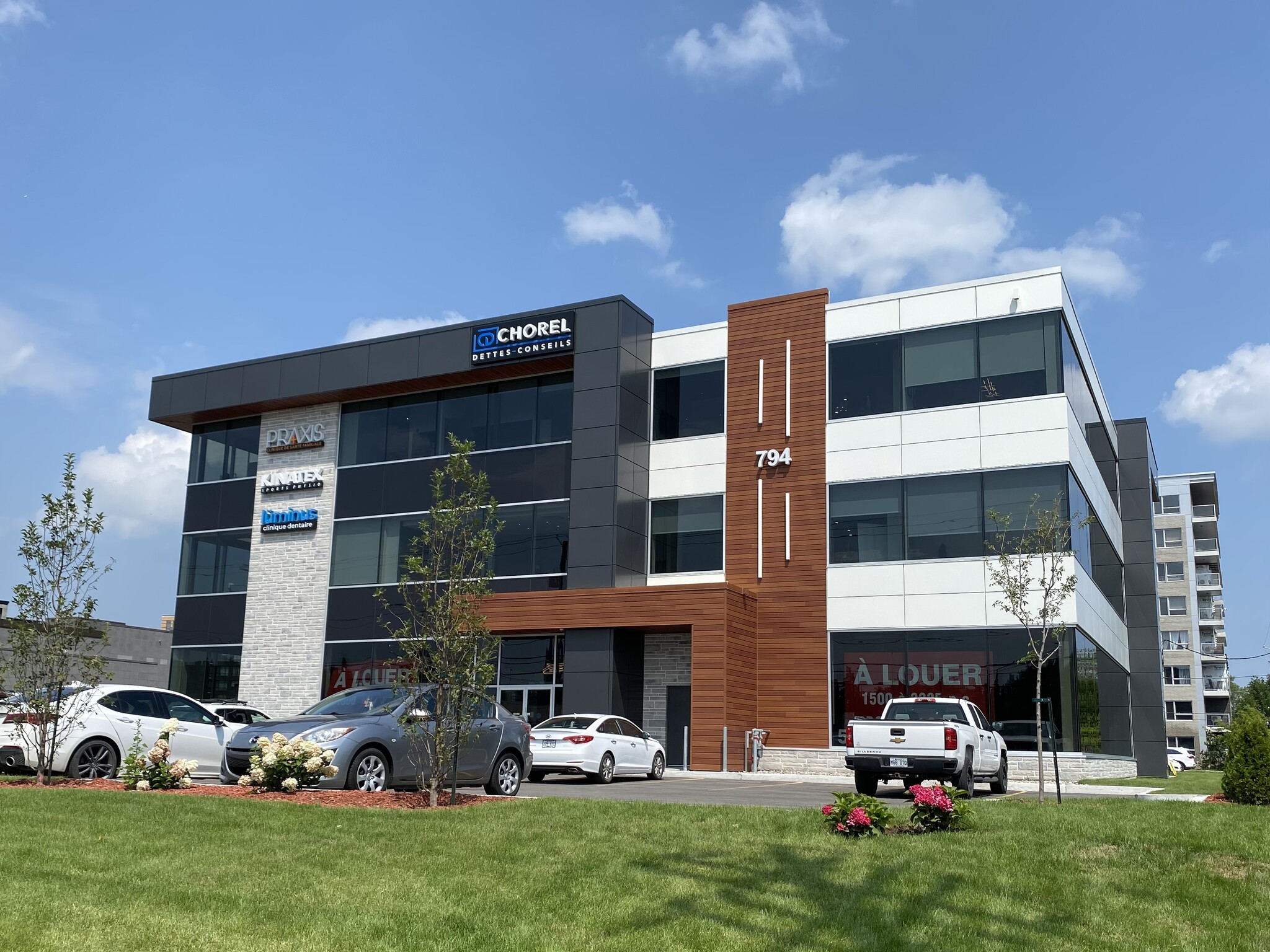 794 Boul Du Cure-Labelle, Blainville, QC à vendre Photo principale- Image 1 de 14