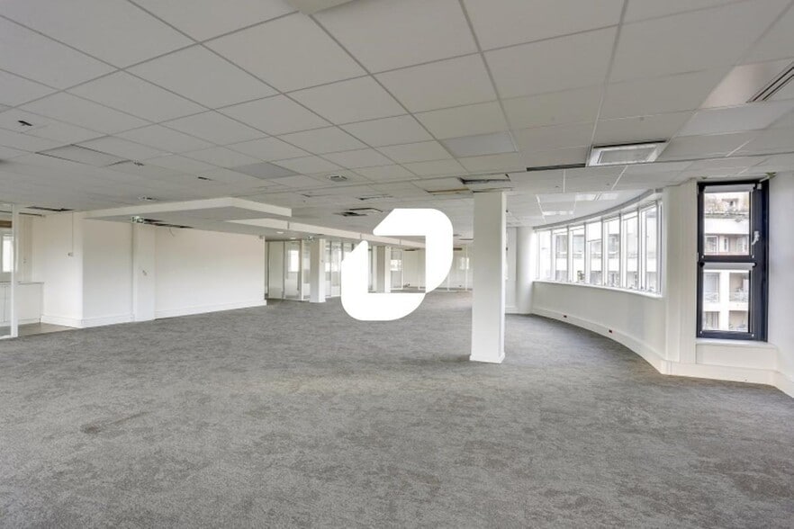 31-39 Rue Du Gouverneur Général Félix Eboue, Issy-les-Moulineaux à vendre - Photo du bâtiment - Image 2 de 14