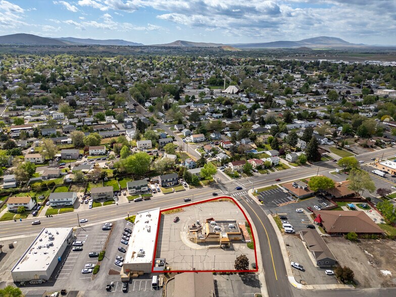 325 Torbett St, Richland, WA à louer - Photo du bâtiment - Image 2 de 15