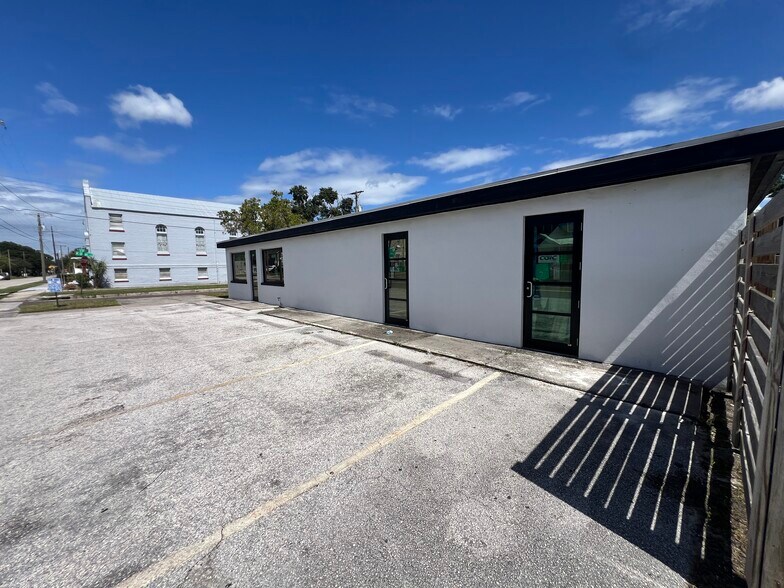 1713 N Albany Ave, Tampa, FL à louer - Photo du bâtiment - Image 3 de 10