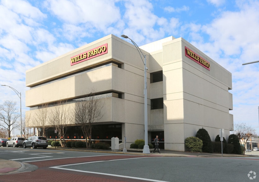 500 S Main St, Burlington, NC for lease - Building Photo - Image 1 of 17
