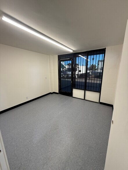 11015 Rush St, South El Monte, CA à louer - Photo du bâtiment - Image 3 de 10