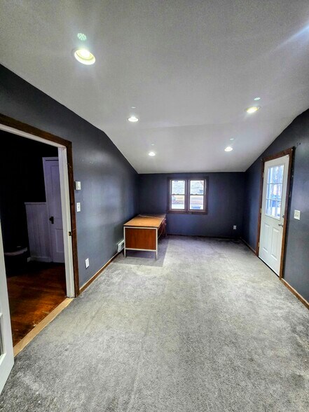 130 Mansfield St, Belvidere, NJ à louer - Photo du bâtiment - Image 3 de 12