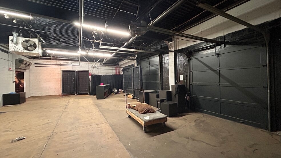 205 E Palmer St, Indianapolis, IN for sale - Building Photo - Image 3 of 7