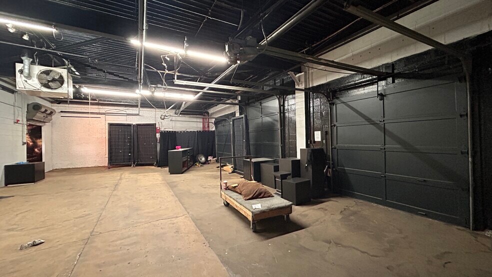 205 E Palmer St, Indianapolis, IN à vendre - Photo du bâtiment - Image 3 de 7