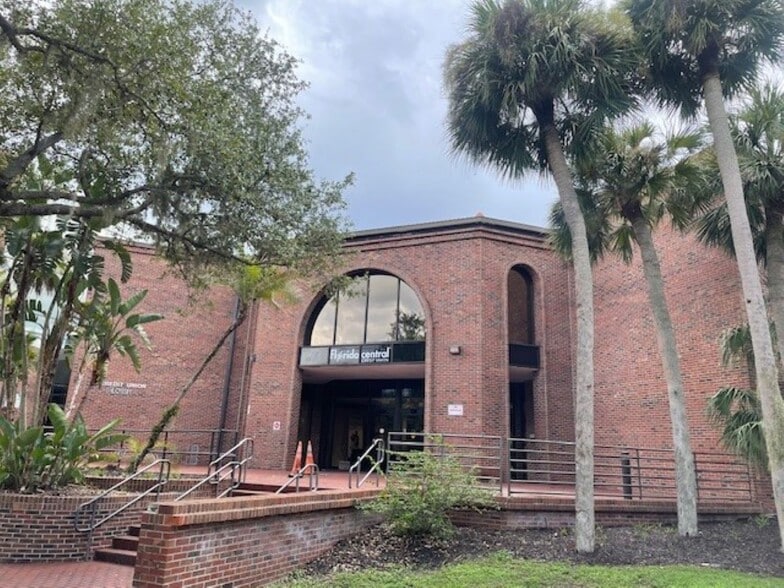 1600 Tamiami Trl, Port Charlotte, FL à louer - Photo du bâtiment - Image 3 de 10