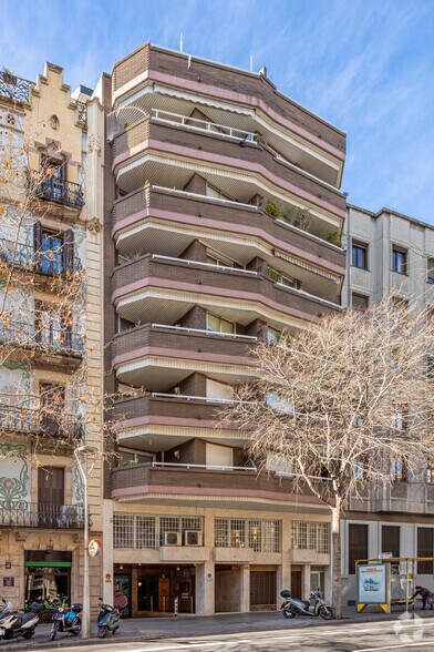 Carrer del Bruc, 129, Barcelone, Barcelona à louer - Photo du bâtiment - Image 1 de 4