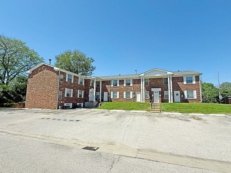 2293 Frank Scott Pky W, Belleville, IL for sale Building Photo- Image 1 of 5
