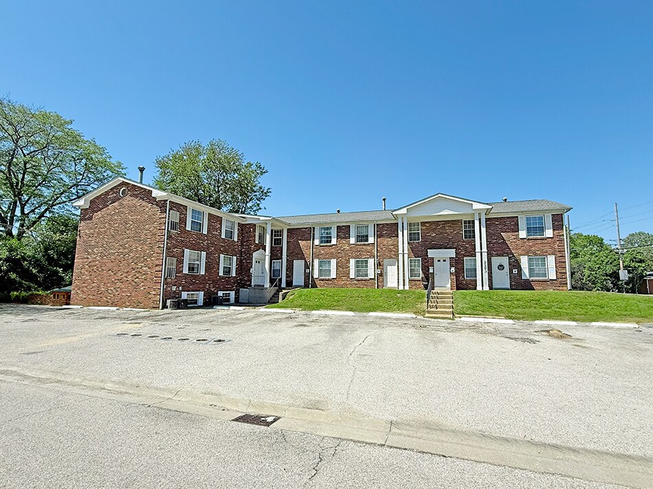 2293 Frank Scott Pky W, Belleville, IL à vendre Photo du bâtiment- Image 1 de 5