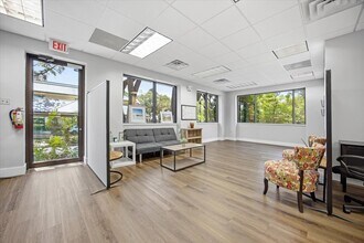 8702 Perimeter Park Blvd, Jacksonville, FL for lease Interior Photo- Image 2 of 12