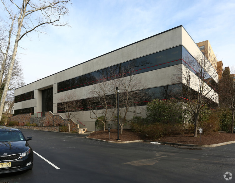 165 Township Line Rd, Jenkintown, PA for lease - Building Photo - Image 2 of 5