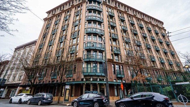 Plus de détails pour 26 Cordova St E, Vancouver, BC - Commerce de détail à louer