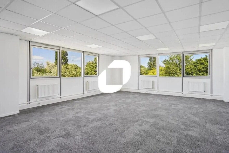 Office in Fontenay-sous-Bois for lease - Interior Photo - Image 2 of 16