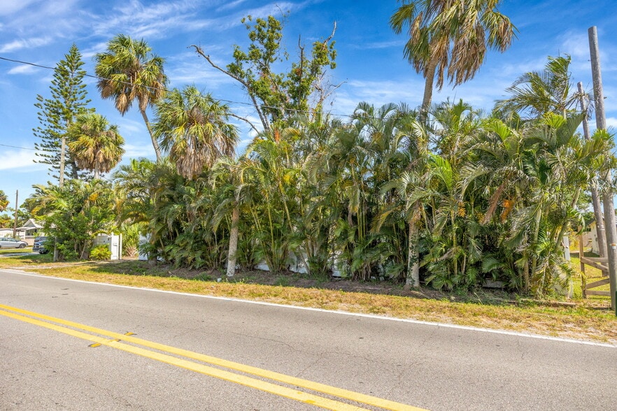 826 W Shell Point Rd, Ruskin, FL for sale - Building Photo - Image 3 of 20