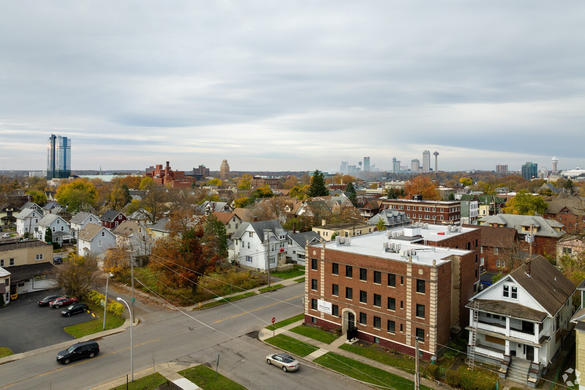 704 8th St, Niagara Falls, NY à vendre Photo du bâtiment- Image 1 de 18
