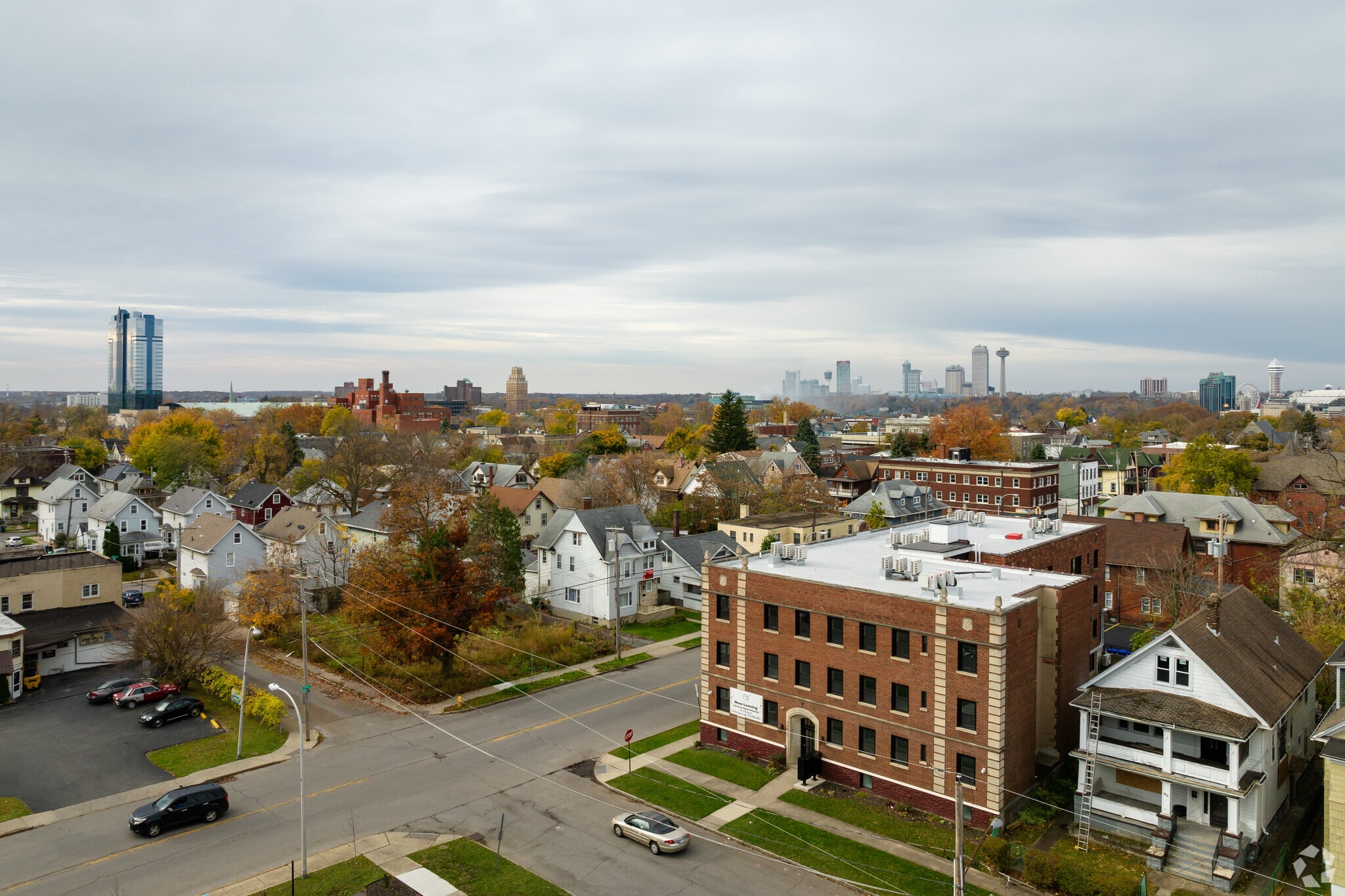 704 8th St, Niagara Falls, NY for sale Primary Photo- Image 1 of 16