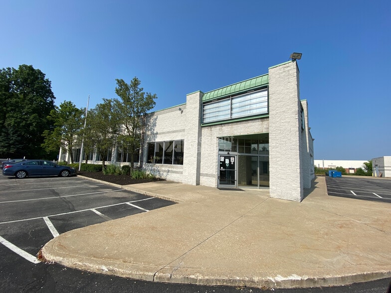 8054 Darrow Rd, Twinsburg, OH for sale - Building Photo - Image 2 of 5