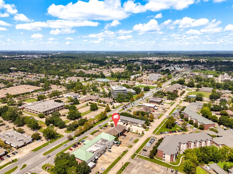 4137 S Sherwood Forest Blvd, Baton Rouge, LA à louer - Photo du bâtiment - Image 2 de 10