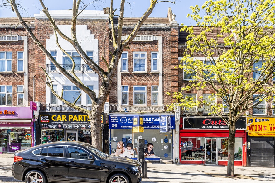 39 Craven Park Rd, London for lease - Primary Photo - Image 2 of 4