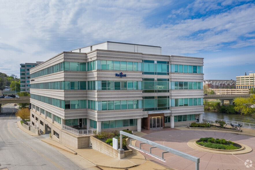200 Barr Harbor Dr, Conshohocken, PA for lease - Building Photo - Image 2 of 15