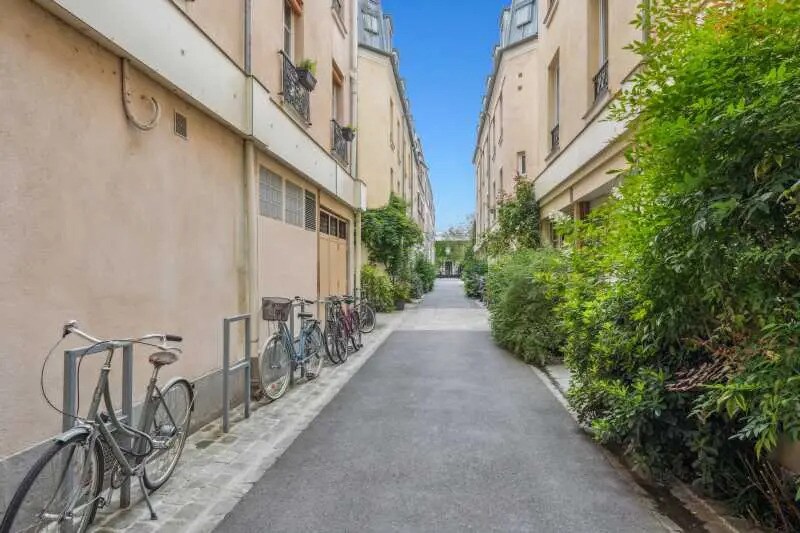 230 Rue Du Faubourg Saint-Antoine, Paris à louer - Photo du bâtiment - Image 3 de 11