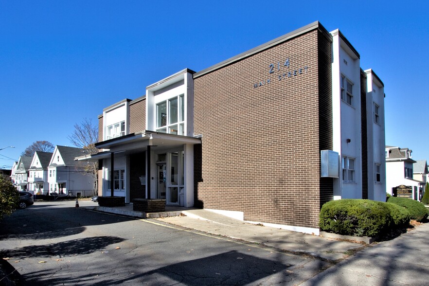 214 Main St, Malden, MA for sale - Building Photo - Image 1 of 1