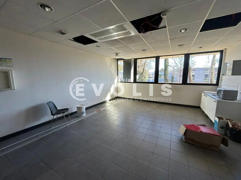 38 Allée Mégevie, Gradignan for lease - Building Photo - Image 3 of 14