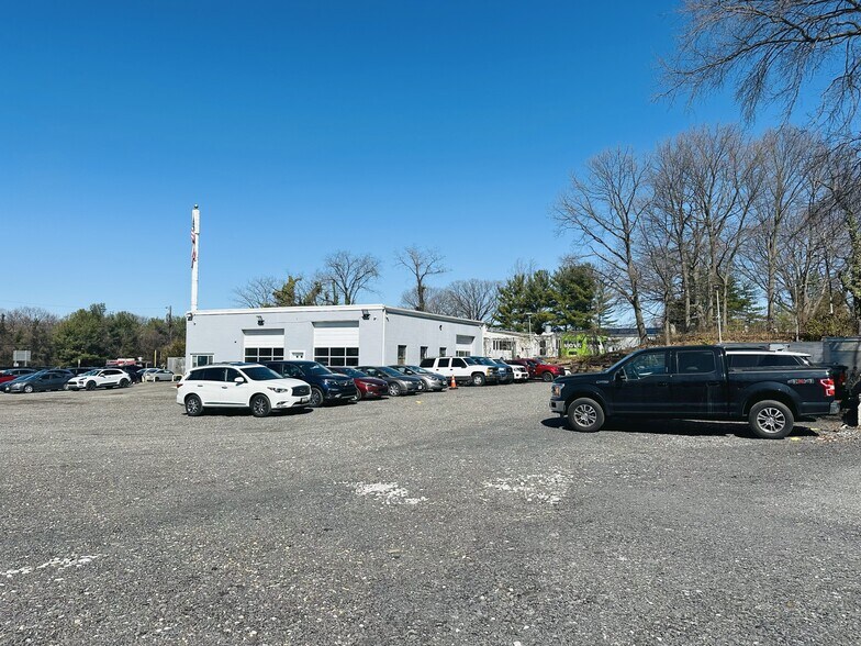 7056 Aviation Blvd, Glen Burnie, MD for lease - Building Photo - Image 1 of 5