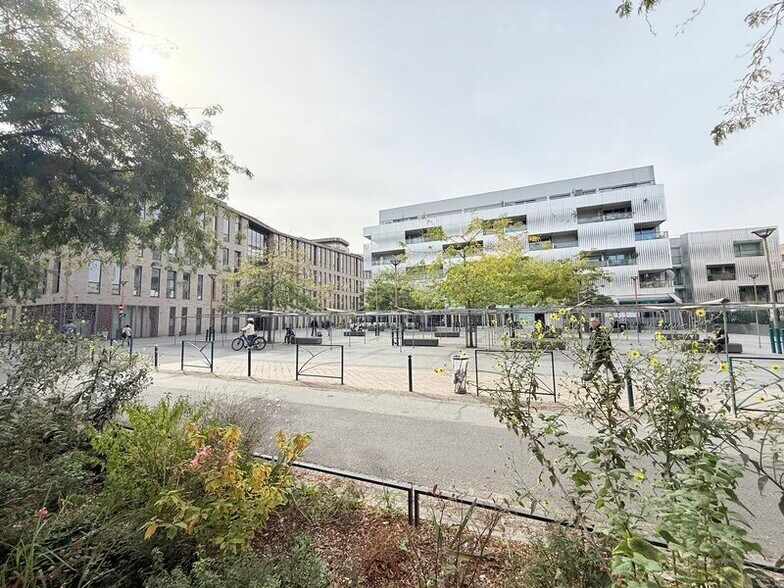 30 Rue Hoche, Pantin for lease - Building Photo - Image 1 of 26