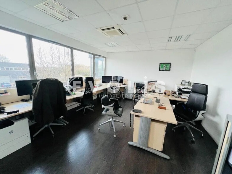 Office in Moissy-Cramayel for lease - Interior Photo - Image 3 of 5