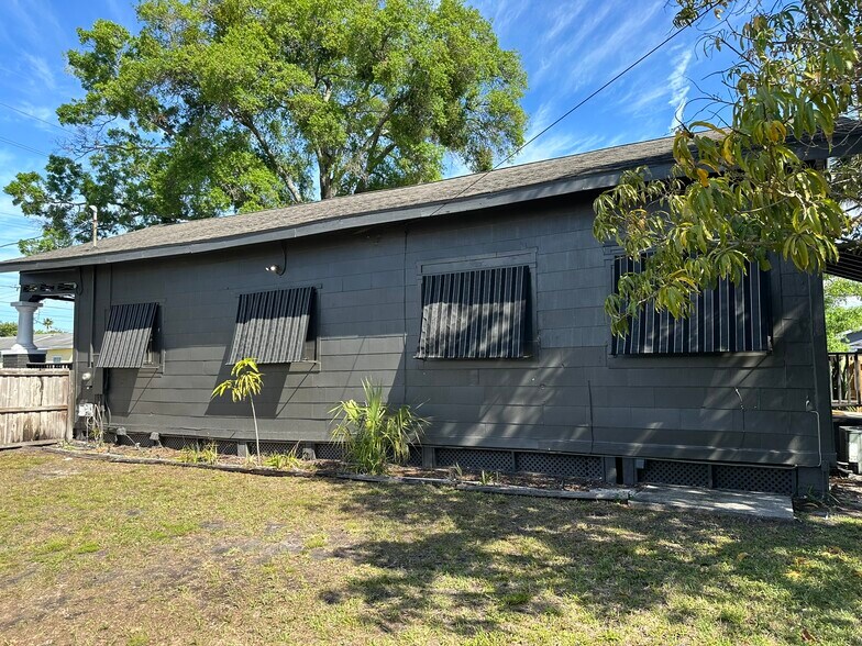 2009 N Armenia Ave, Tampa, FL à louer - Photo du bâtiment - Image 3 de 8