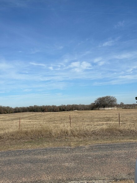 873 Anderson, Whitesboro, TX for lease - Building Photo - Image 2 of 5