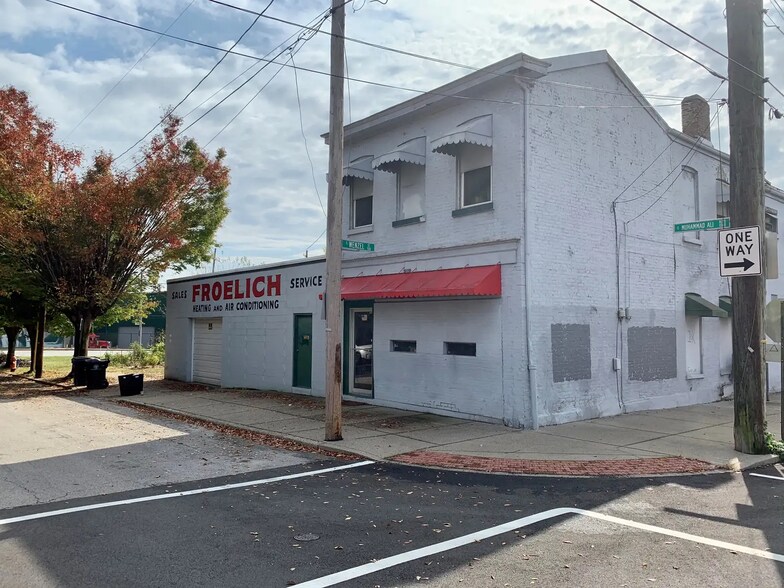 1000 E Muhammad Ali Blvd, Louisville, KY à louer - Photo du bâtiment - Image 2 de 6