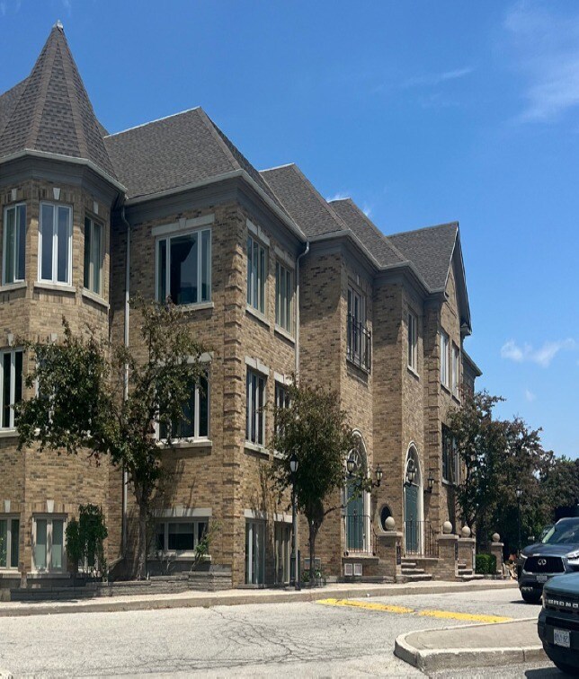 Plus de détails pour 406-410 N Service Rd E, Oakville, ON - Bureau à vendre