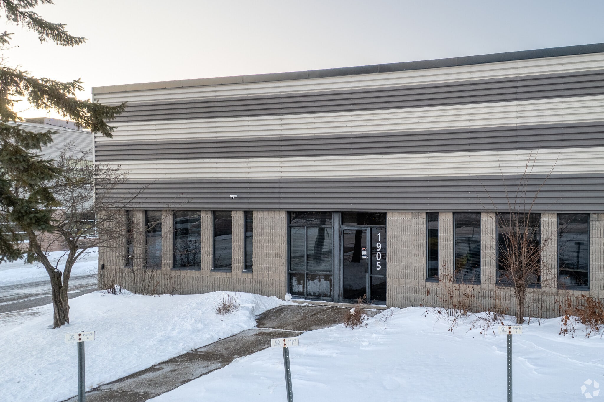 1875-1905 Boul Lionel-Bertrand, Boisbriand, QC for lease Building Photo- Image 1 of 24