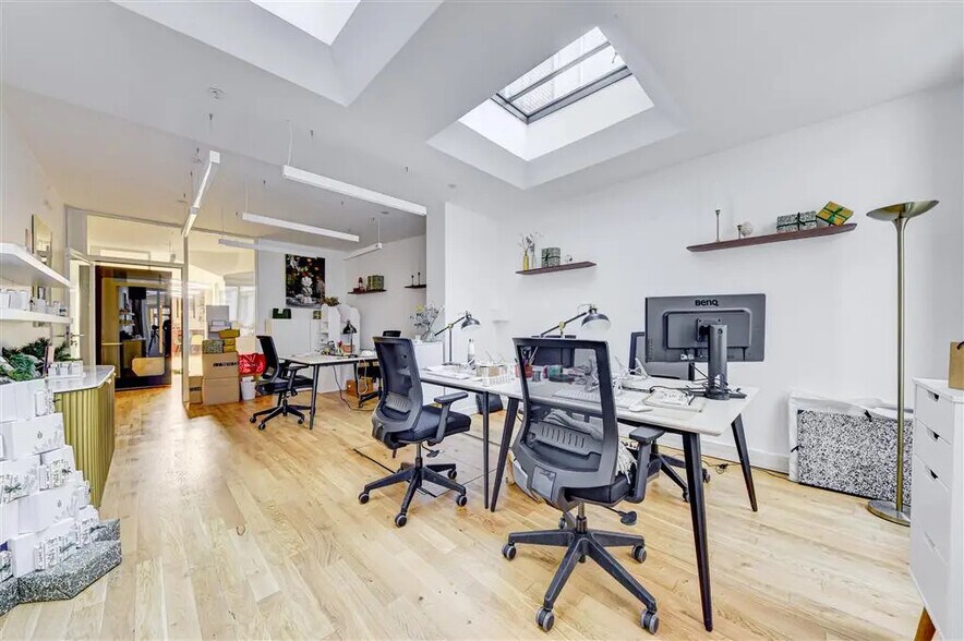 Bureau dans Paris à vendre - Photo du bâtiment - Image 3 de 9