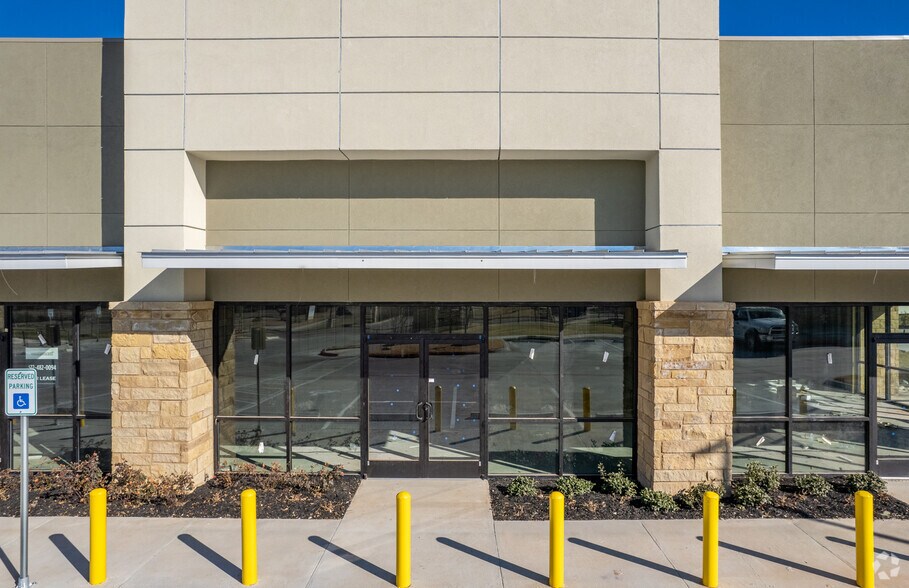 1300 W Pflugerville Pkwy, Round Rock, TX for lease - Building Photo - Image 3 of 8