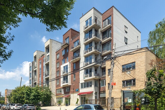 More details for 65 Maspeth Ave, Brooklyn, NY - Retail for Lease