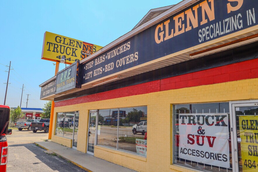 2712 Owen Dr, Fayetteville, NC à louer - Photo du bâtiment - Image 3 de 10