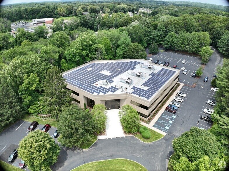 35 Corporate Dr, Trumbull, CT for lease - Matterport Community - Image 3 of 8