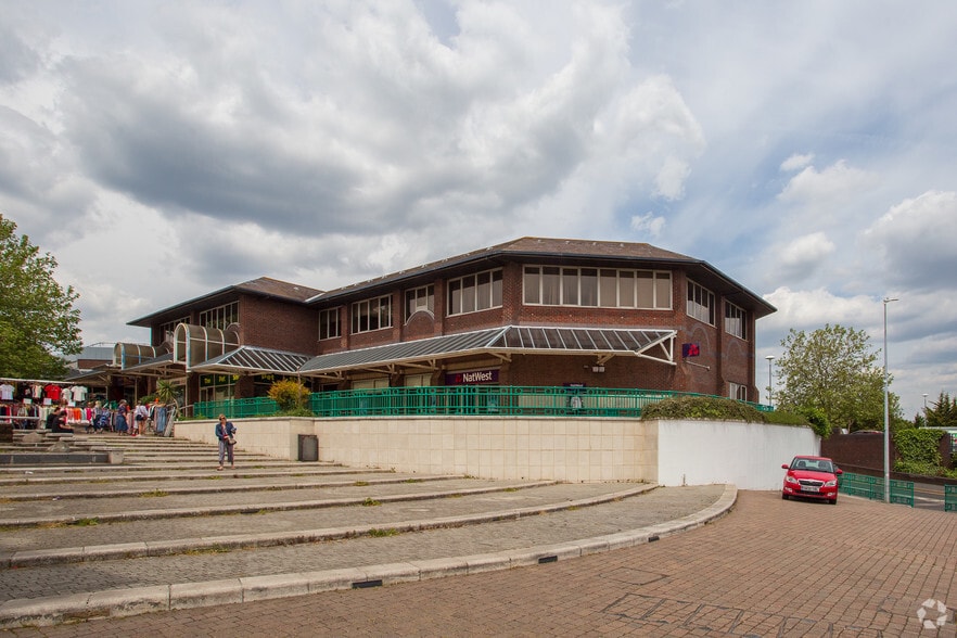 4 The Mall, Swanley à louer - Photo du bâtiment - Image 2 de 7