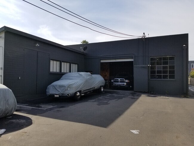 Plus de détails pour 2020 Placentia Ave, Costa Mesa, CA - Local d'activités à louer