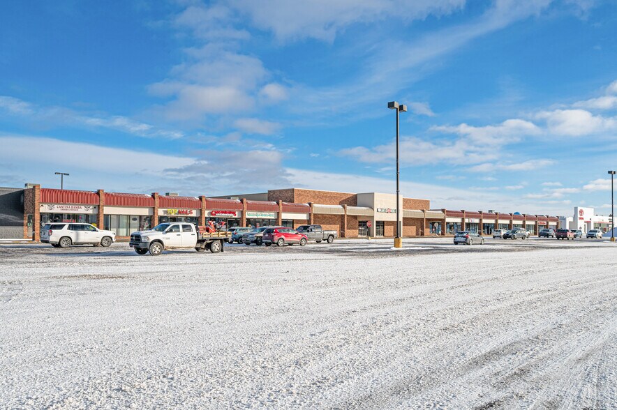 1508-1574 N Mitchell St, Cadillac, MI à vendre - Photo du bâtiment - Image 3 de 73