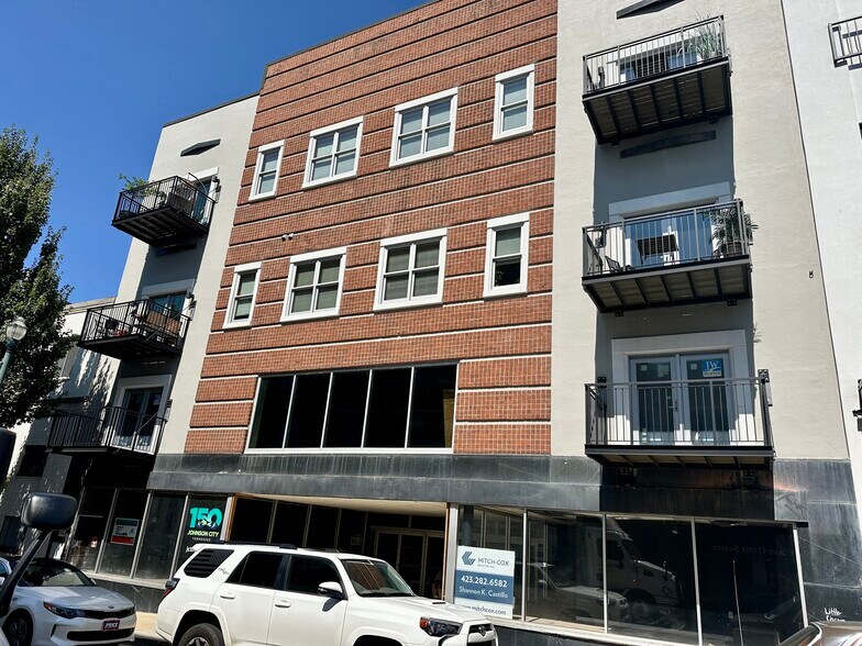 309 E Main St, Johnson City, TN à vendre - Photo du bâtiment - Image 1 de 11