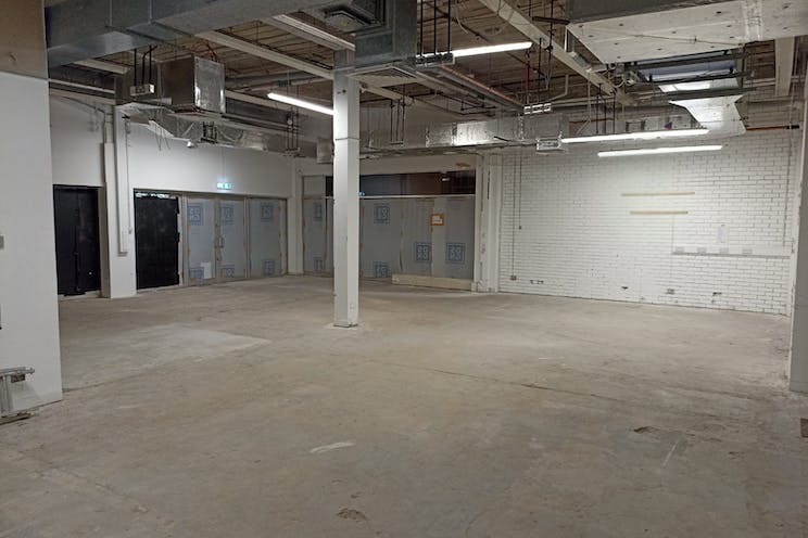 61-64 High St, Southampton for lease - Interior Photo - Image 2 of 3