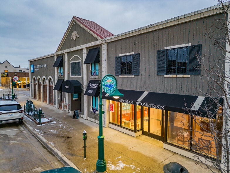 222 S Main St, Rochester, MI à louer - Photo du bâtiment - Image 3 de 6