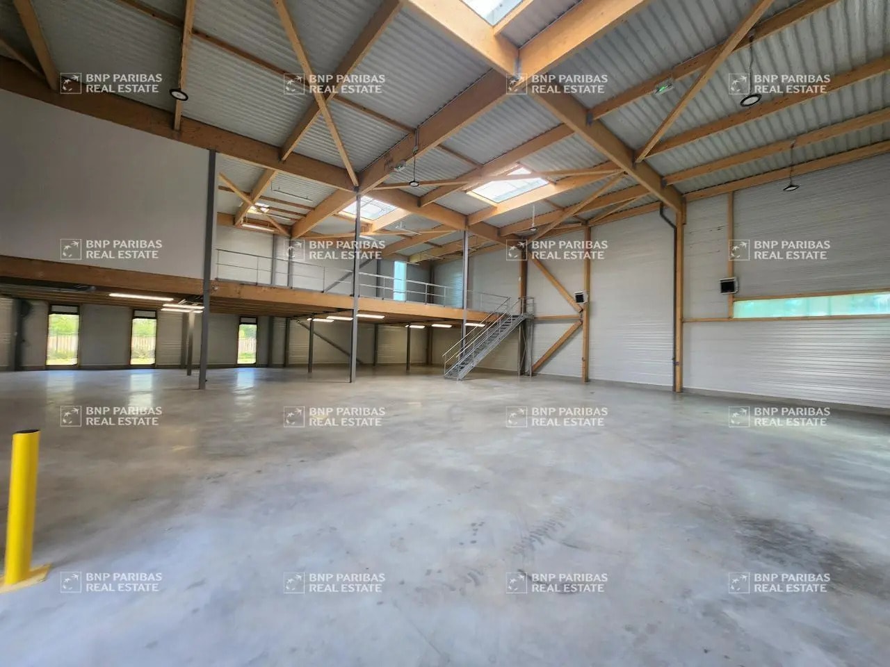 Flex in Chanteloup-en-Brie for lease Interior Photo- Image 1 of 20