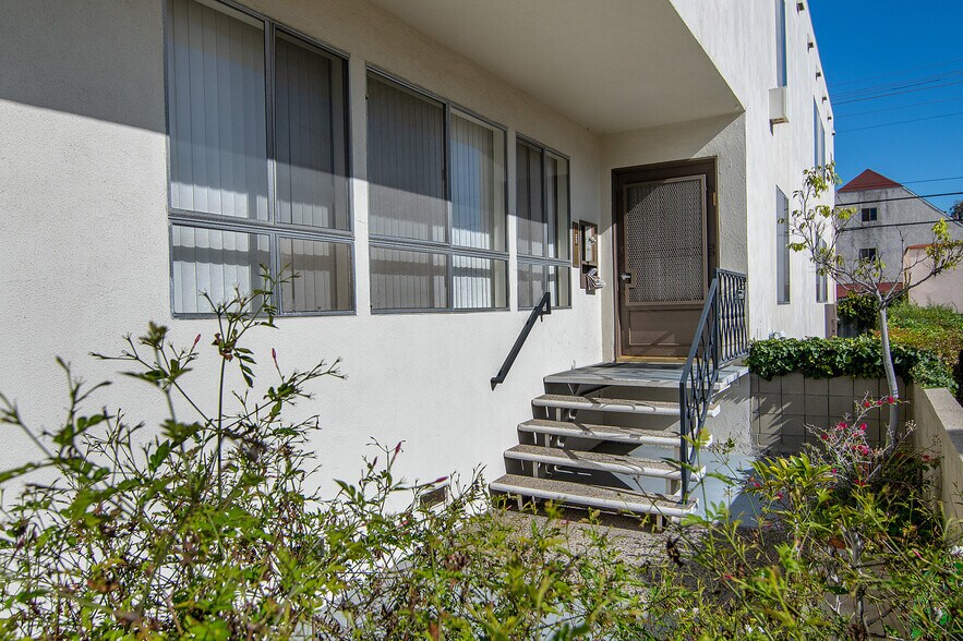 344 S Doheny Dr, Beverly Hills, CA à vendre - Photo du bâtiment - Image 3 de 10