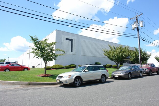 More details for 7 Self Blvd, Carteret, NJ - Industrial for Lease